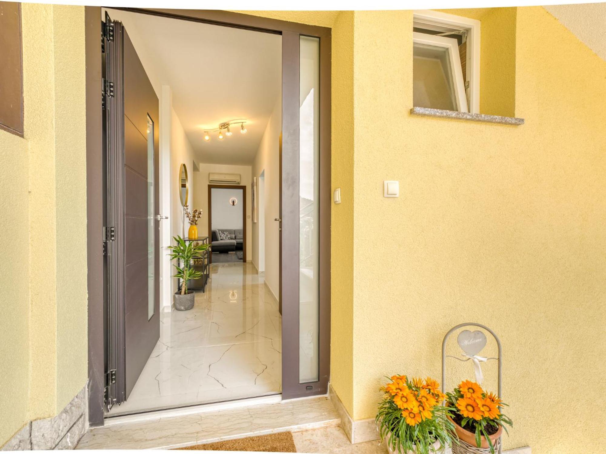 Apartment Laurus-1 By Interhome Lovran Εξωτερικό φωτογραφία